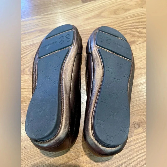 Naturalizer Wide Width Bronze Capri Bow Leather Flats Size 7W - Picture 8 of 11